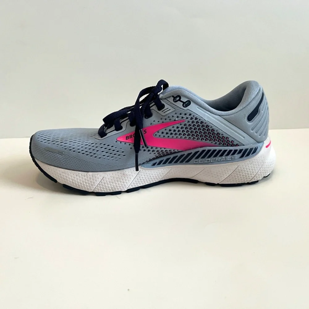 Like New Condition Brooks Women's Adrenaline GTS 22 Running Shoe, Size 9/40.5 EU - Picture 12 of 16